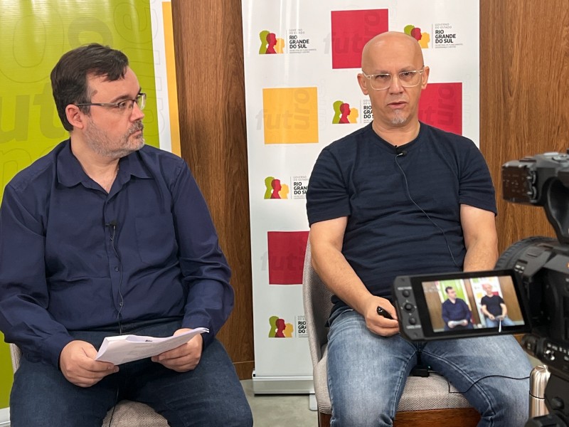 Servidores Celso Renato Bertolo e Cristiano dos Reis foram os palestrantes da edição de maio